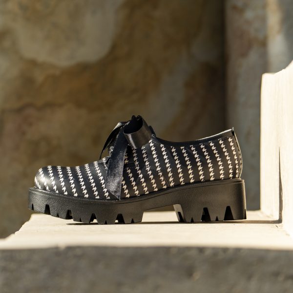 Pantofi Dama cu Siret Renate Alb cu Negru CONDUR by alexandru 2