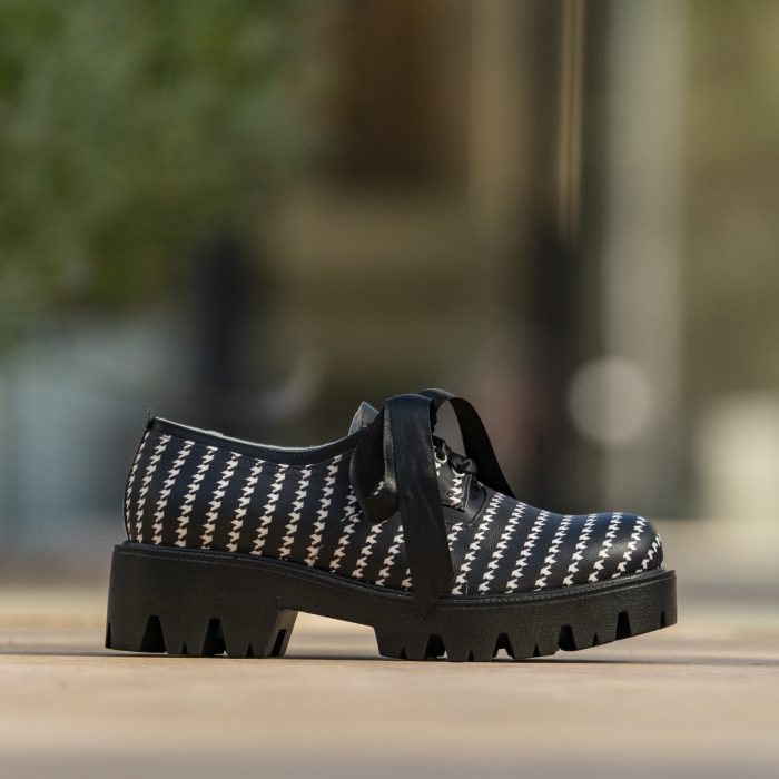 Pantofi Dama cu Siret Renate Alb cu Negru CONDUR by alexandru 1